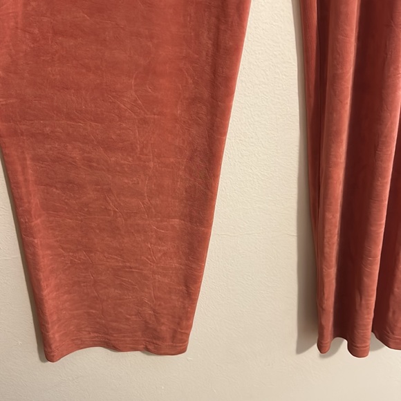 Marallis Coral Knit Stretch Pants - Picture 3 of 4